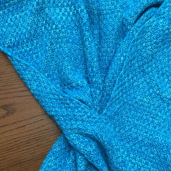 Knitted Mermaid Tail Blanket NWOT - Picture 4 of 4